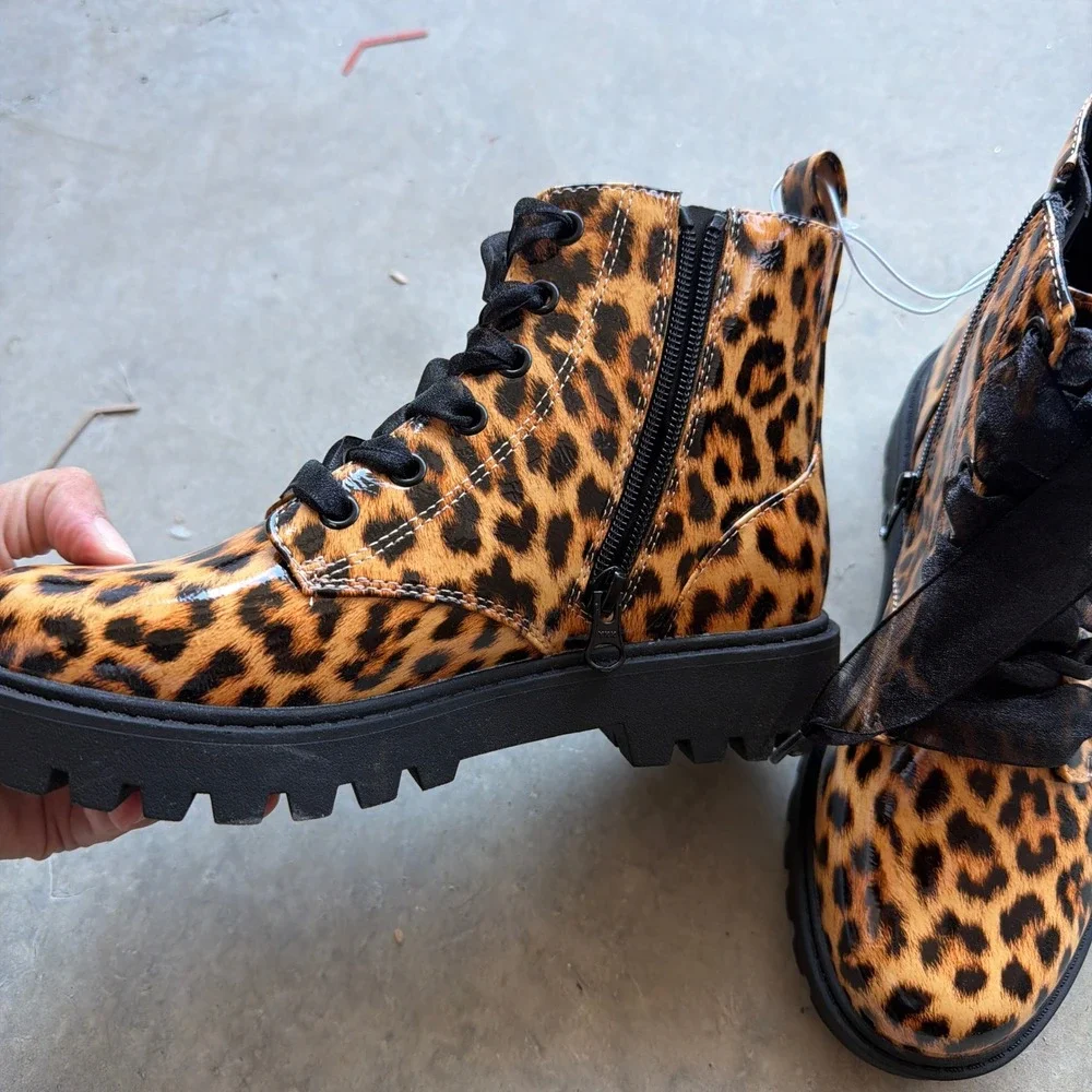 Art Class Girls Leopard Print Patent Combat Boots Brown‎ Black Size 5 NEW